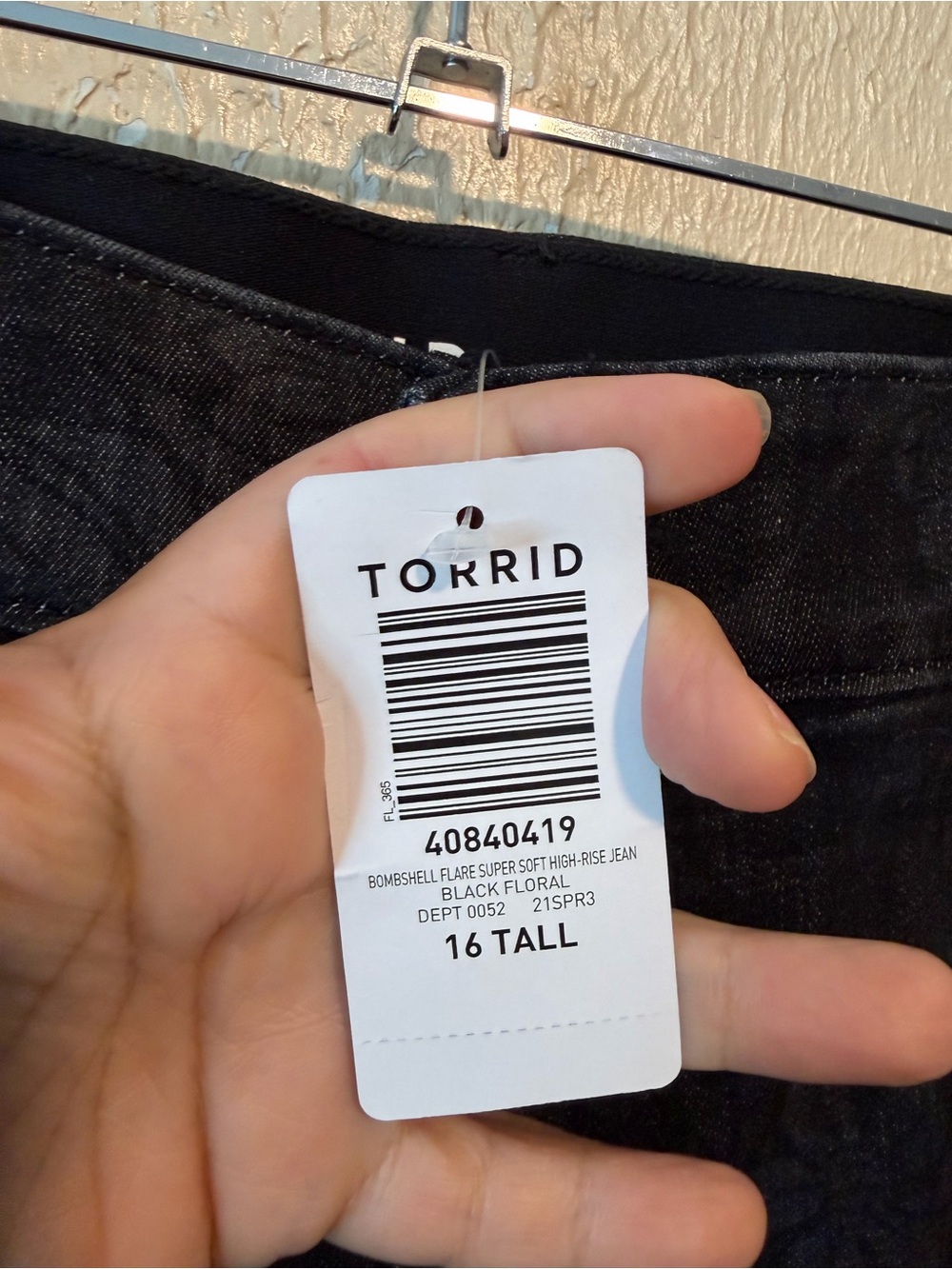 Torrid Bombshell Flare Jeans Black Floral Size 16 Tall Long Plus Size Stretchy - Picture 4 of 7